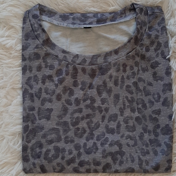 LAST 2! Gray Leopard Print Tee - Picture 5 of 6